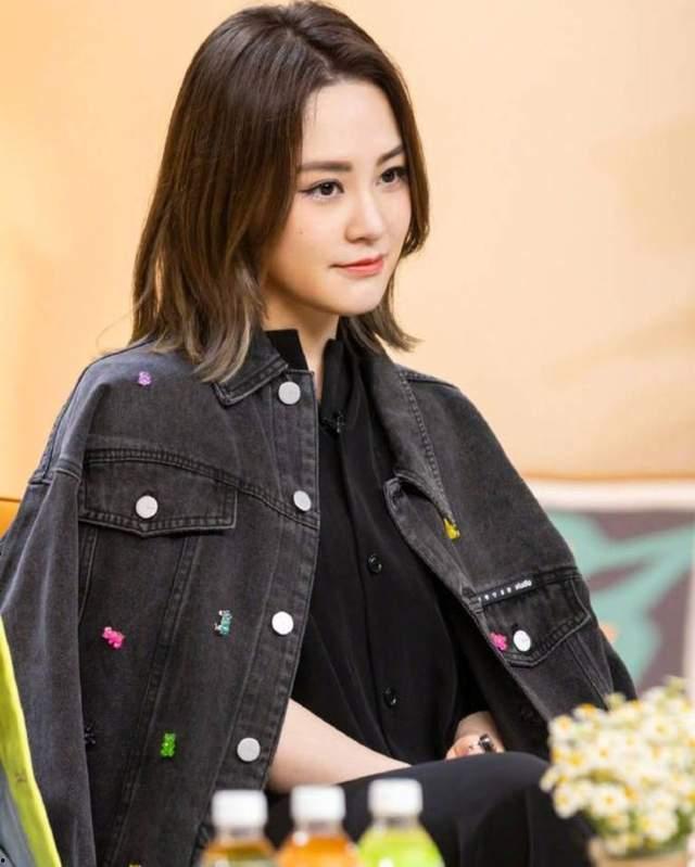 娱乐吃瓜女二号颜值高,吃瓜群众热议不已